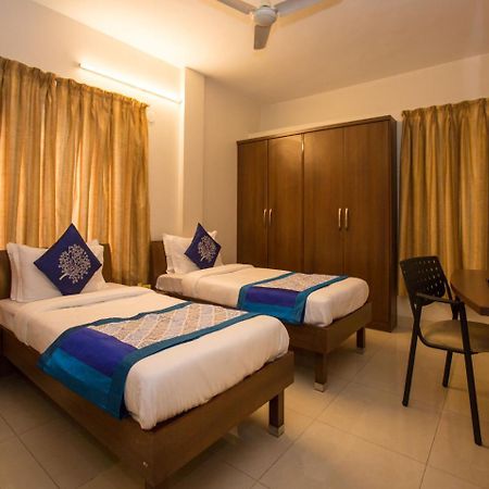 Oyo 10934 Hotel Eminent Pune Exteriör bild