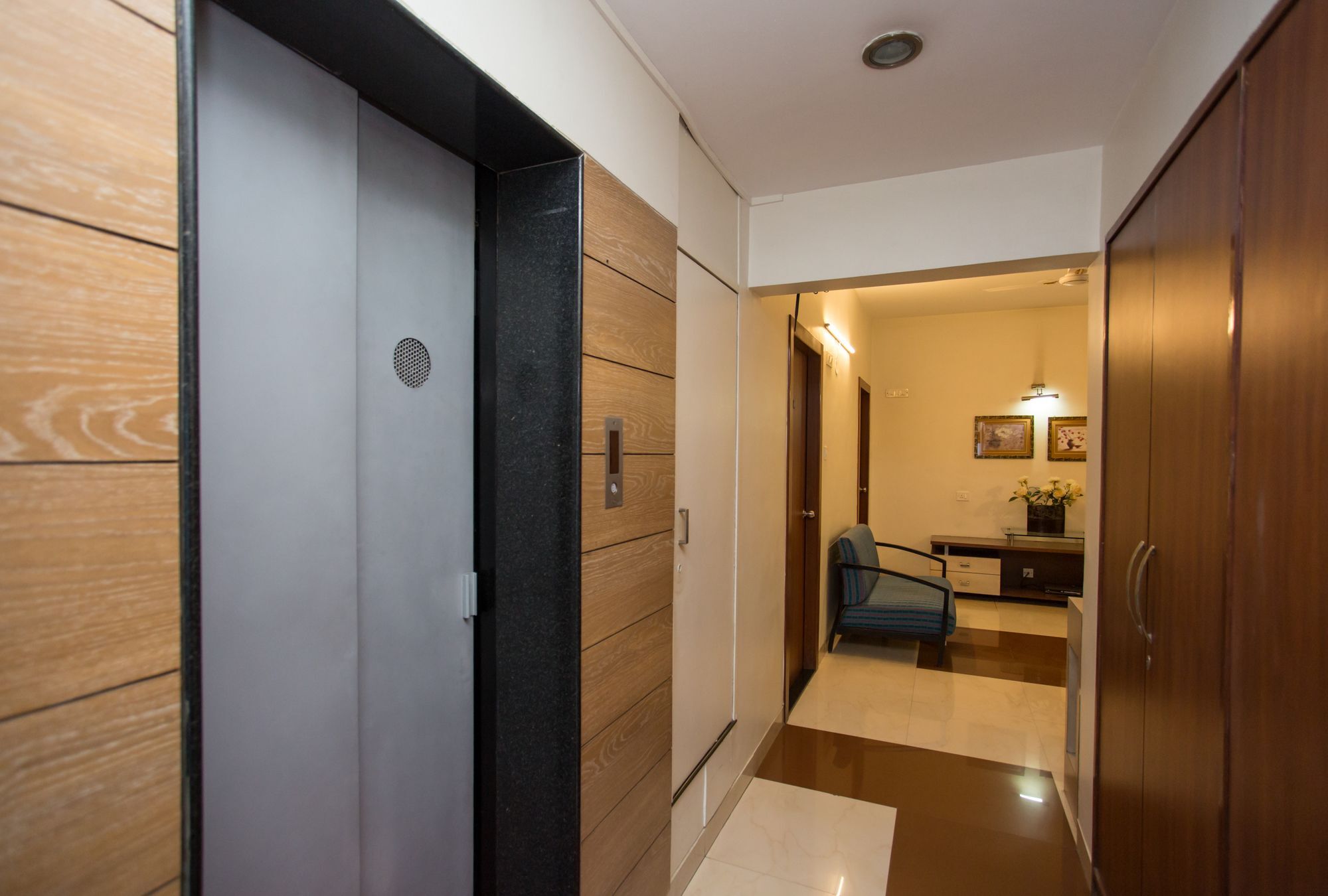 Oyo 10934 Hotel Eminent Pune Exteriör bild