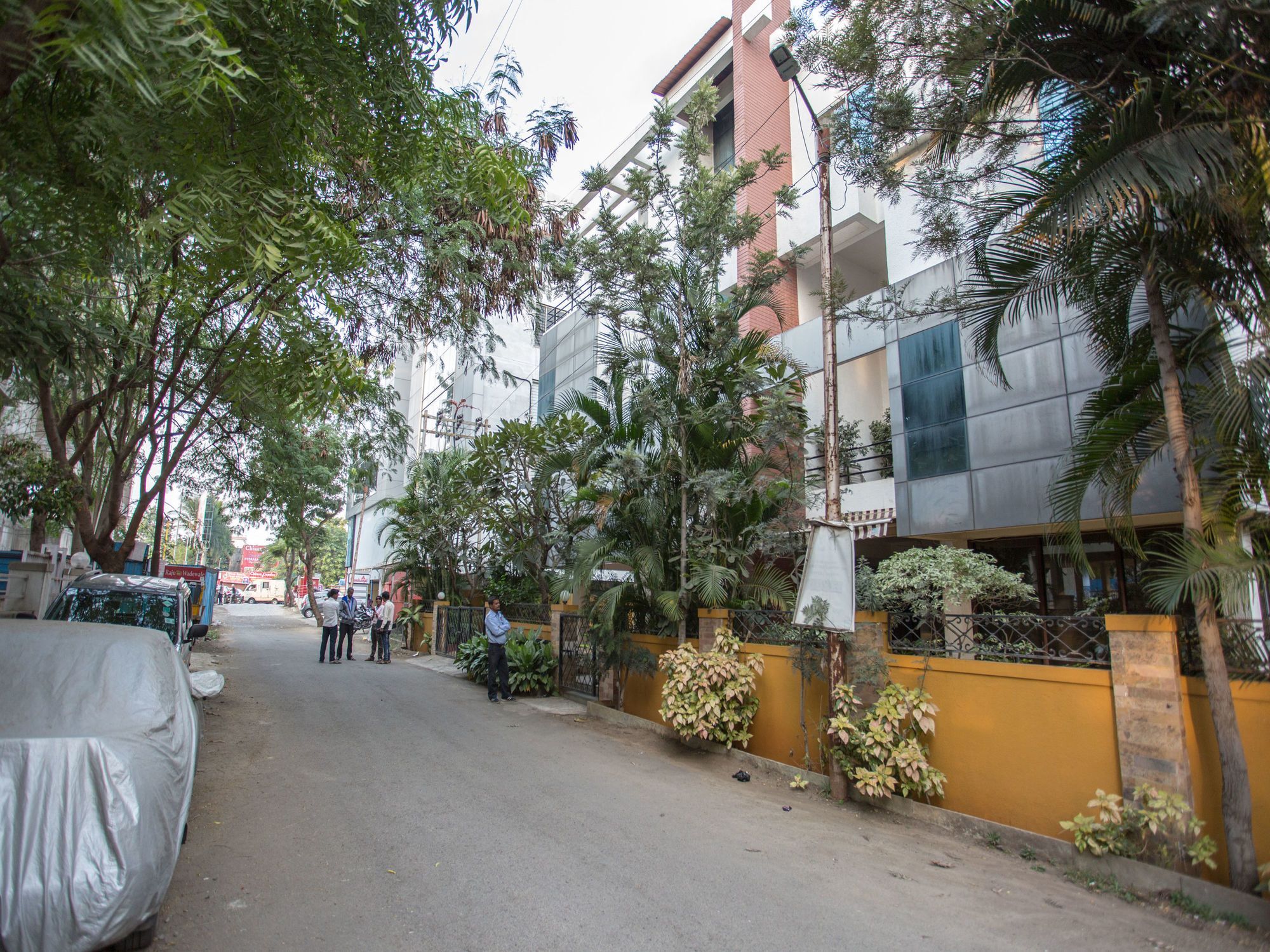 Oyo 10934 Hotel Eminent Pune Exteriör bild